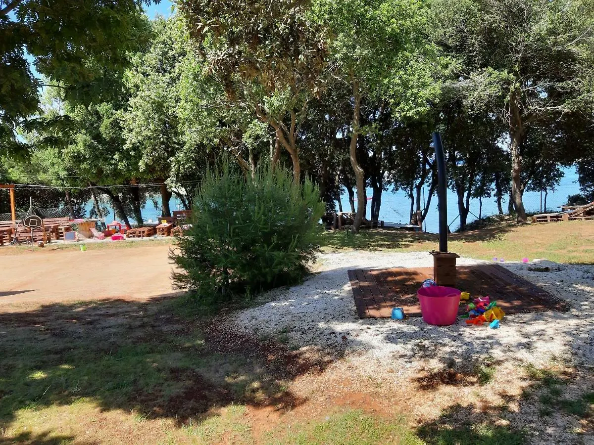 Hotel Grand Veles Camp Banjole 3*,  Chorwacja